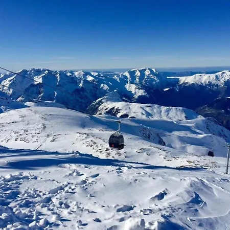 In Les 2 Alpes With Panoramic Views *