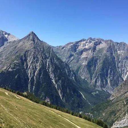 샬레 In Les 2 Alpes With Panoramic Views *